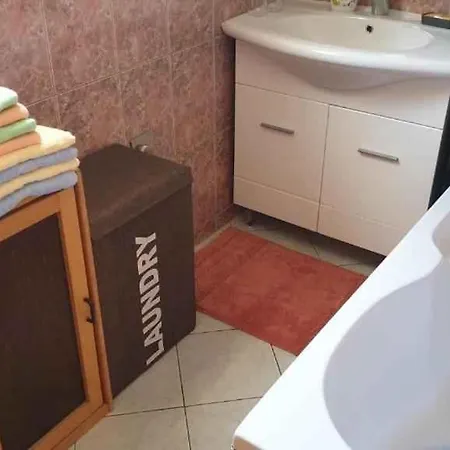 With A - C In Dobrinj-insel Krk 53471 Apartamento