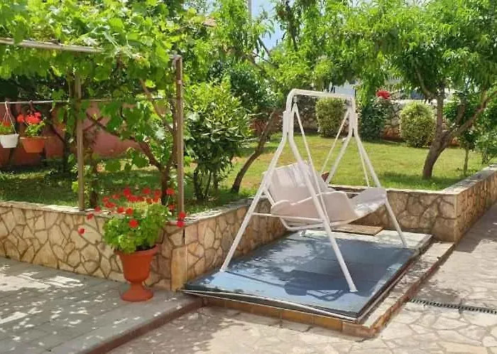 Apartamento With A - C In Dobrinj-insel Krk 53471